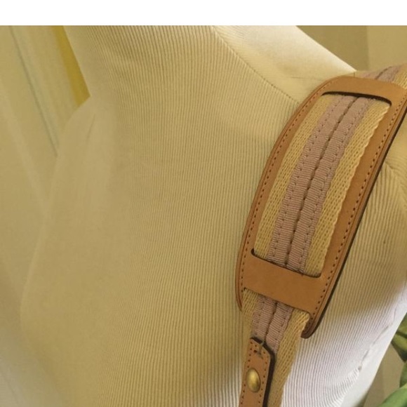 Coach Patchwork Canvas Shoulder Bag (FINAL PRICE) - Picture 4 of 7